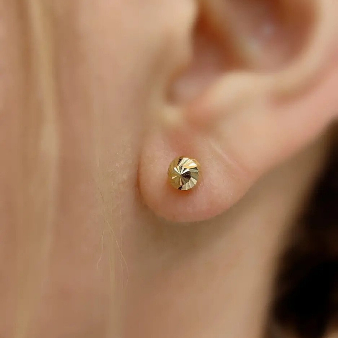 Vidalı Küpe Nasıl Çıkarılır?