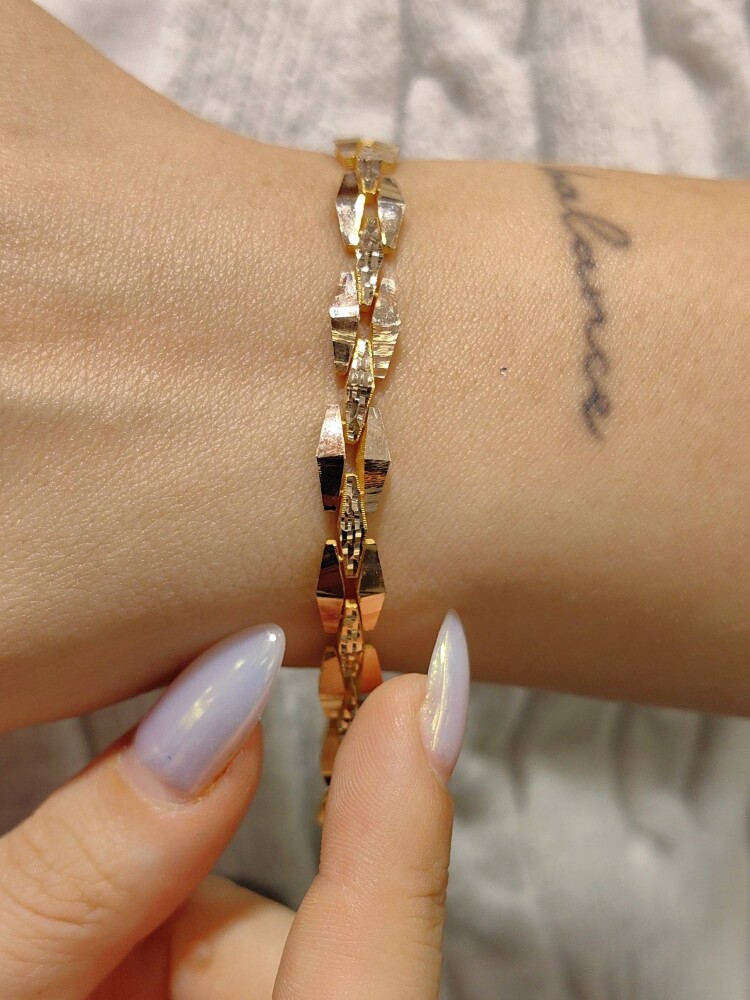 14 AYAR ÜÇGEN MODEL ALTIN TARZ BİLEKLİK KNY02639 - 2