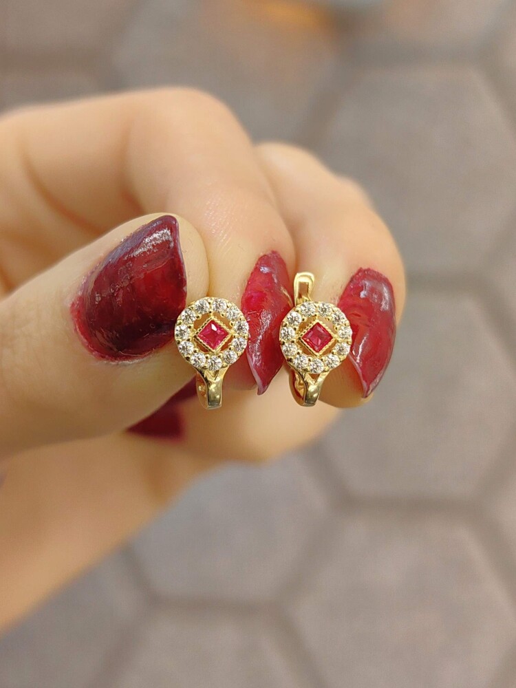 8 AYAR PEMBE TAŞLI TARZ BEBEK ALTIN KÜPE KUP03032 - 1