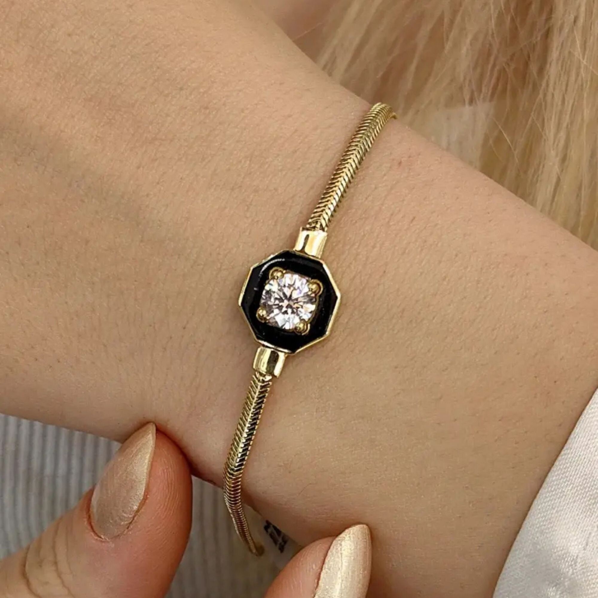 Her Kadının Mücevher Kutusunda Olması Gereken 5 Temel Parça