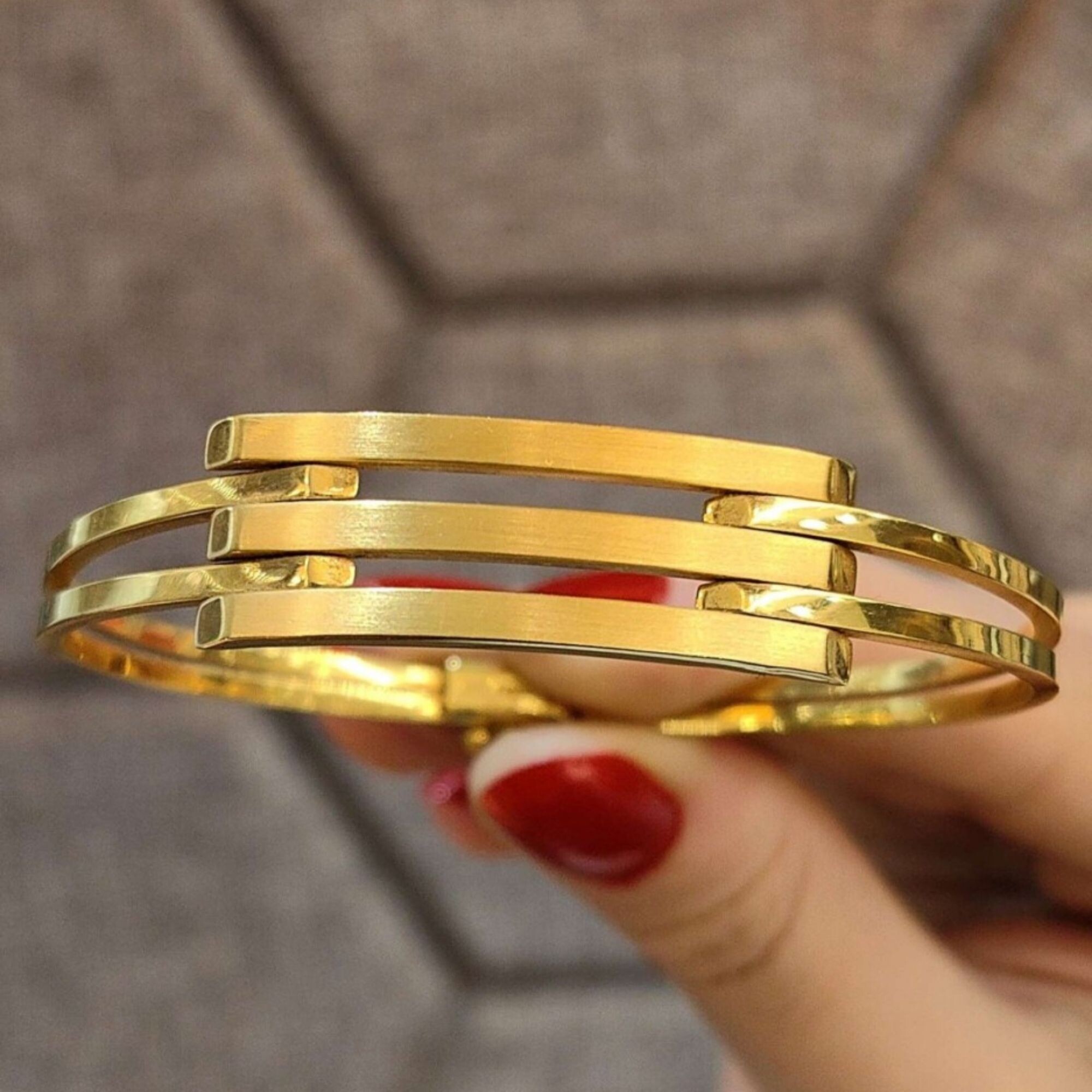 Sevgilinize Hediye Alırken Kararsız Kalan Erkekler İçin 10 Kurtarıcı Takı Önerisi