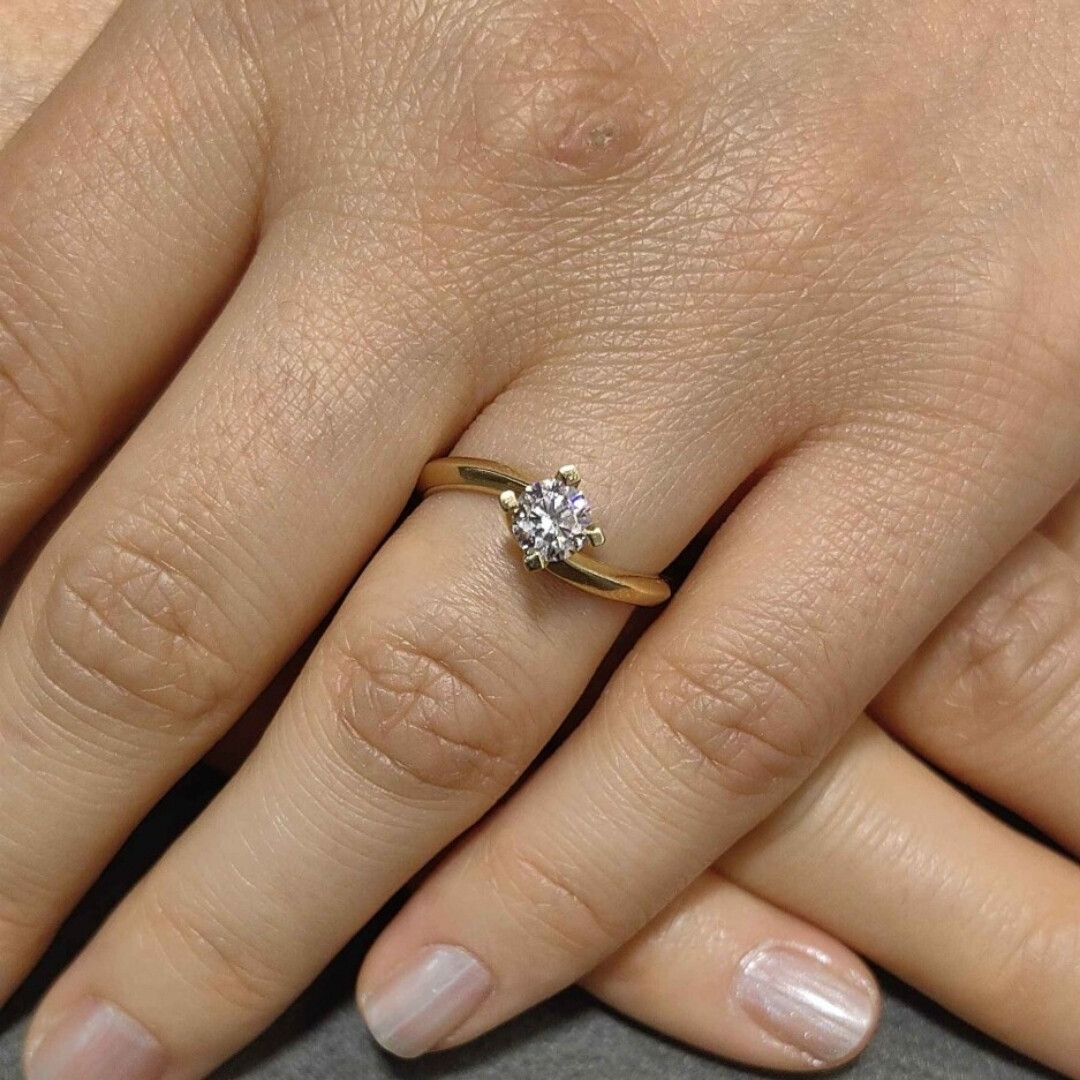 14 Ayar Döngü Model Tektaş Altın Yüzük YZ002259