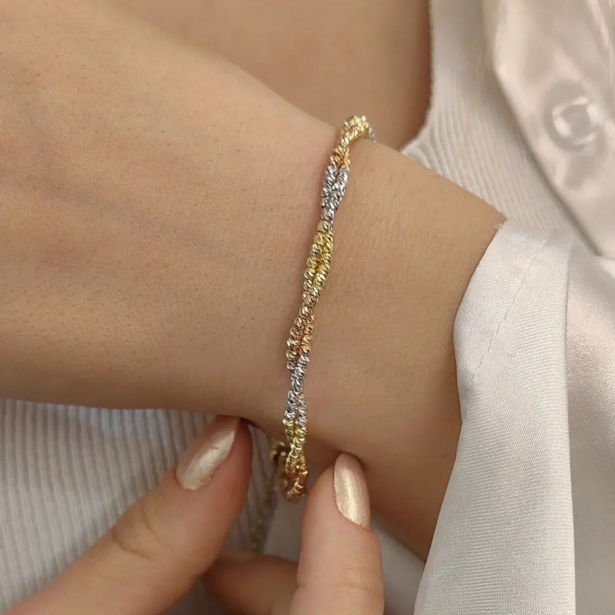 Profesyonel Görünürken Hangi Takılar Takılır, Hangileri Takılmaz?