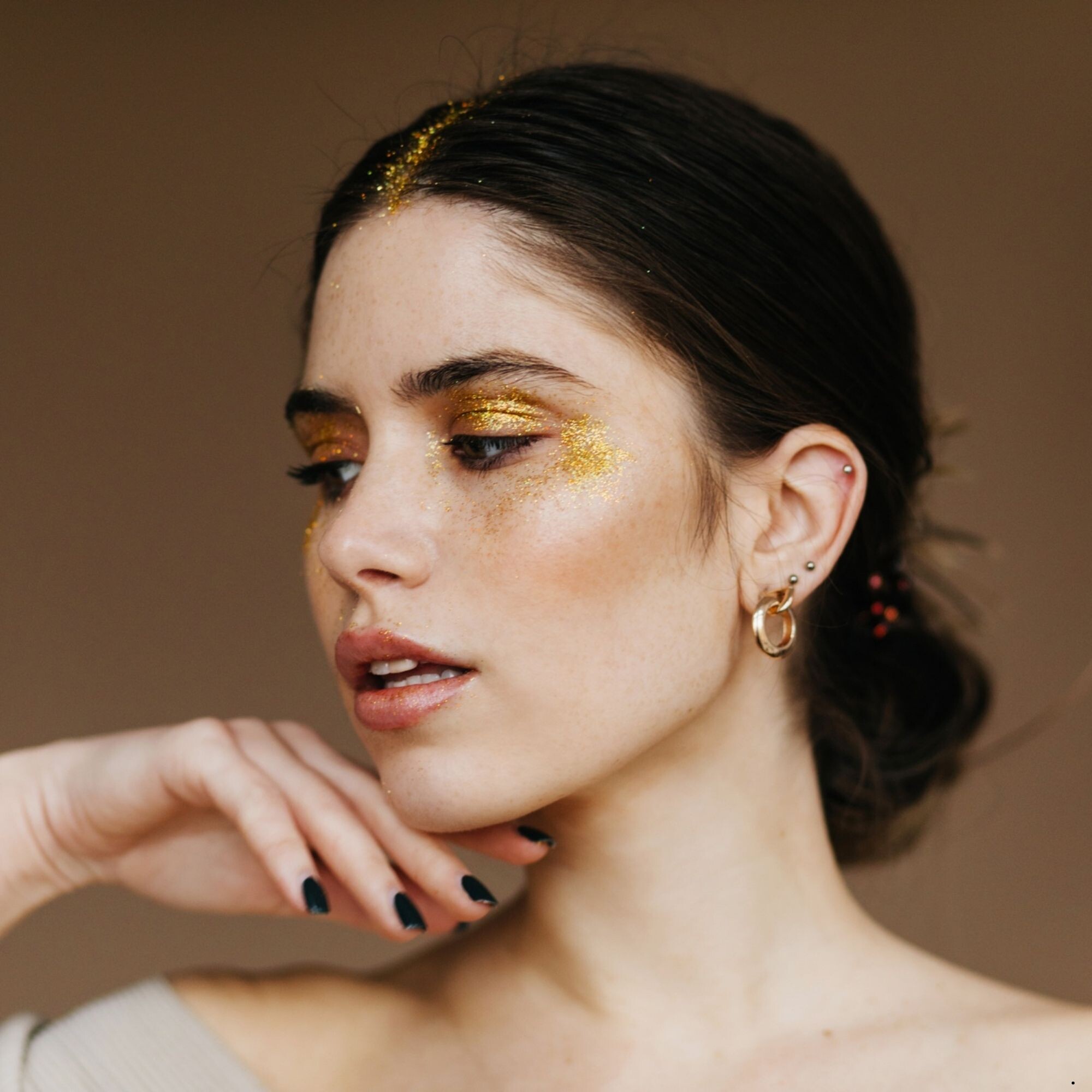 Altın Takılarla Makyaj Uyumu