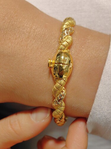 MODERN TASARIM SARMAL MODEL 14 AYAR ALTIN KELEPÇE KLP00741 - Nasip Kuyumcu