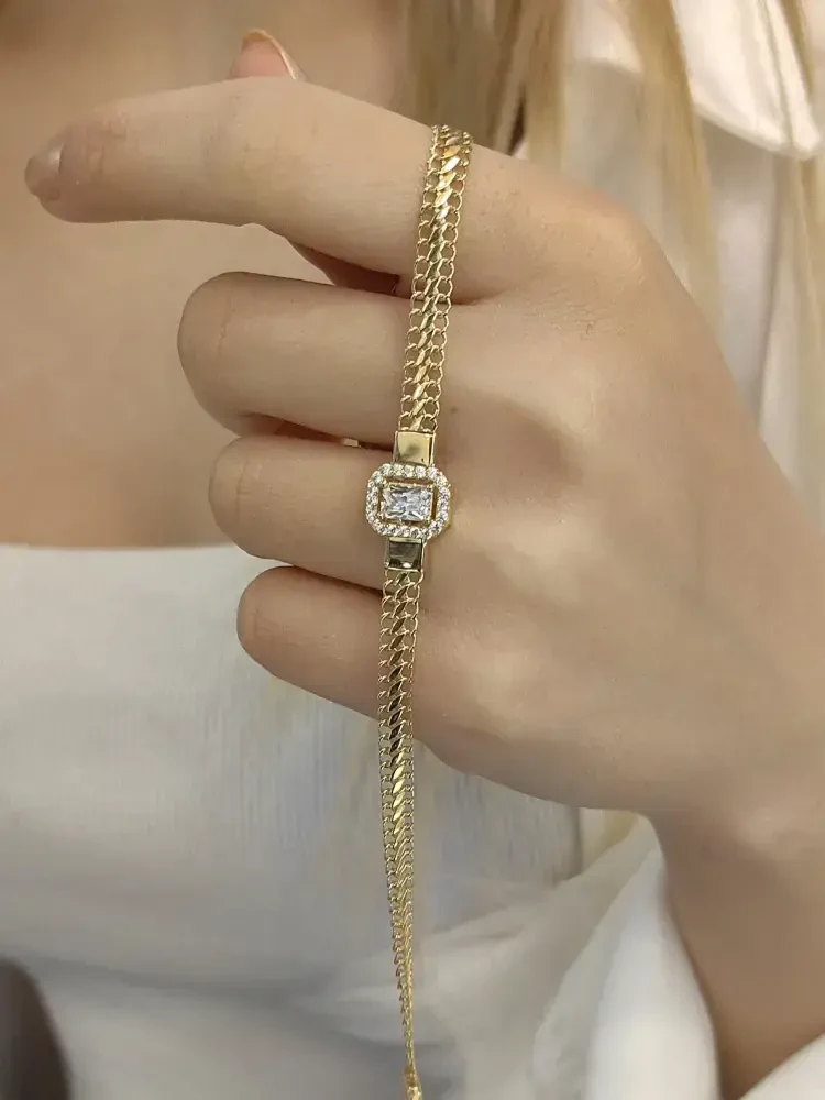 VİYANA ÖRGÜ SERAMİK BAGET TAŞLI 14 AYAR TARZ ALTIN BİLEKLİK KNY00098 - Nasip Kuyumcu